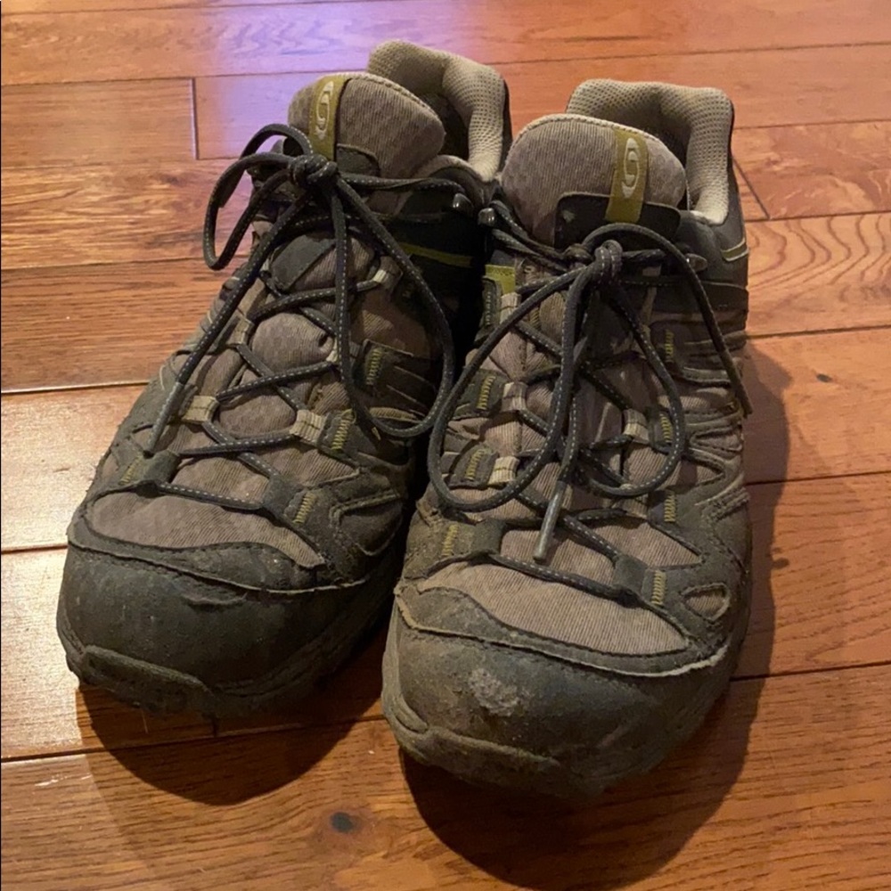 Salomon hiking shoes